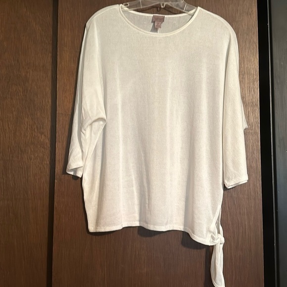 Chicos Easywear 3/4 sleeve cream top, vanity size 2 - Picture 1 of 4